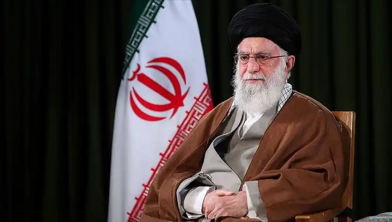 İran Lideri Hamaney'den Sert Uyarı: "İsrail Cevap Beklesin"