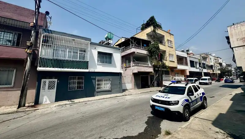 Silah Sesleri Üzerine Gelen Ekipler, Anne ve Kızı Hayatını Kaybetmiş Buldu