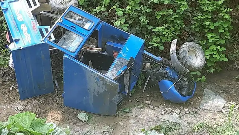 Kontrolden Çıkan Pat Pat, Dereye Devretti: İki Kişi Yaralı