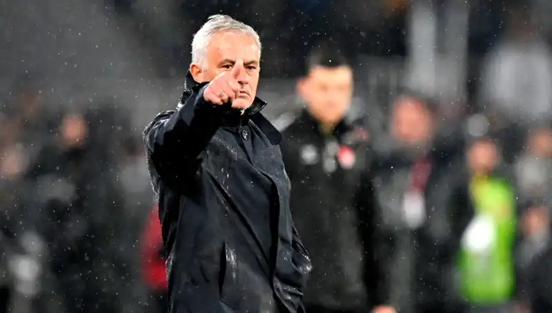 Mourinho, İngiltere'de İki Yıldızı Transfer İçin Görüştü