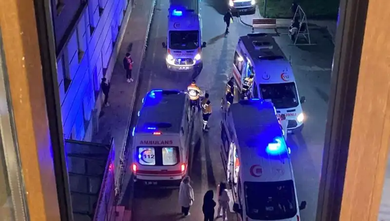 Akşam Yemeğinden Zehirlenen 53 Öğrenci Hastanelik Oldu!