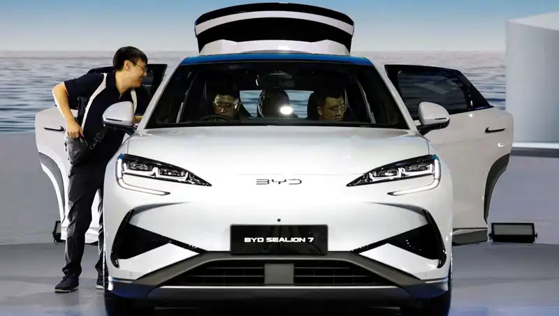 BYD'nin Gigant İvmesi: Tesla'yı Geride Bırakarak 100 Milyar Dolar Satış Elde Etti