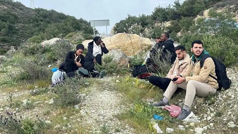 İki İlde Düzenli Göçmen Operasyonu: 20 Kişi Yakalandı