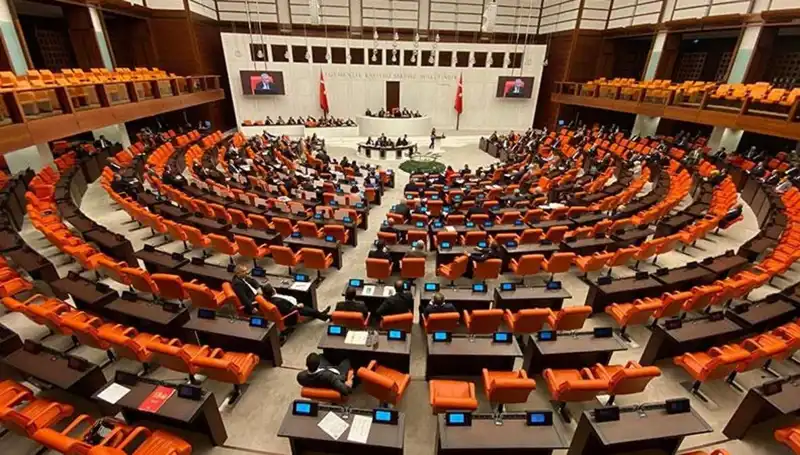 Emekli İkramiyesinde Tarihi Artış: TBMM'de Onaylanan 4 Maddelik Teklif