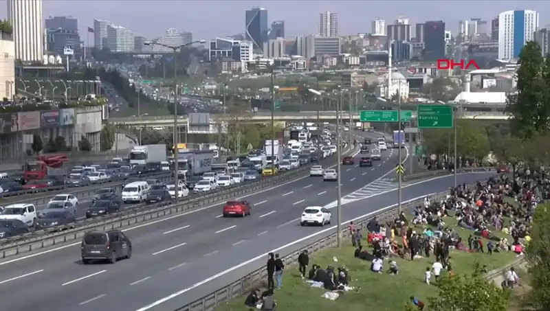 Depremin Ardından Şehirlerde Trafik Yoğunluğu Neden Yüzde 56 Artış Gözlemlendi?