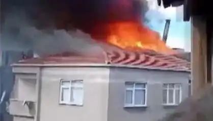 Bağcılar'da Alevler Beş Katlı Bina Çatısını Sardı: Olayın Detayları