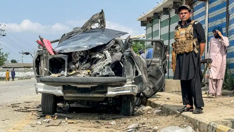 Pakistan’da Kanlı Patlama: Yetkililer ve Polis Hepsi Hedefte!
