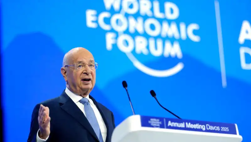 Davos’un Kurucusu Klaus Schwab Görevinden İstifa Etti: Neler Oluyor?