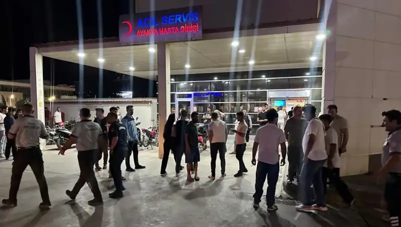 Acil Servis Önünde Tekme Tokat Kavga: Nedeni Ne Olabilir?