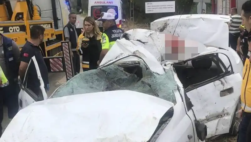 Tokat'ta Feci Kaza: Devrilen Otomobilin Sürücüsü Hayatını Kaybetti
