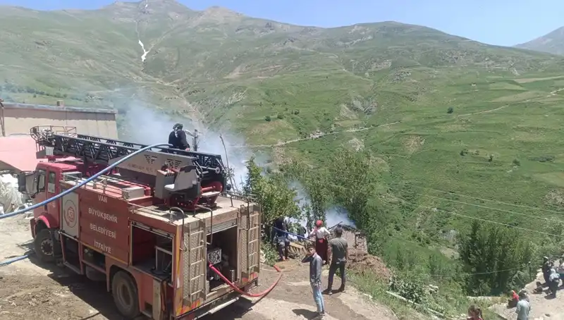 Van’da Yangın Faciası: Bir Çocuk Hayatını Kaybetti