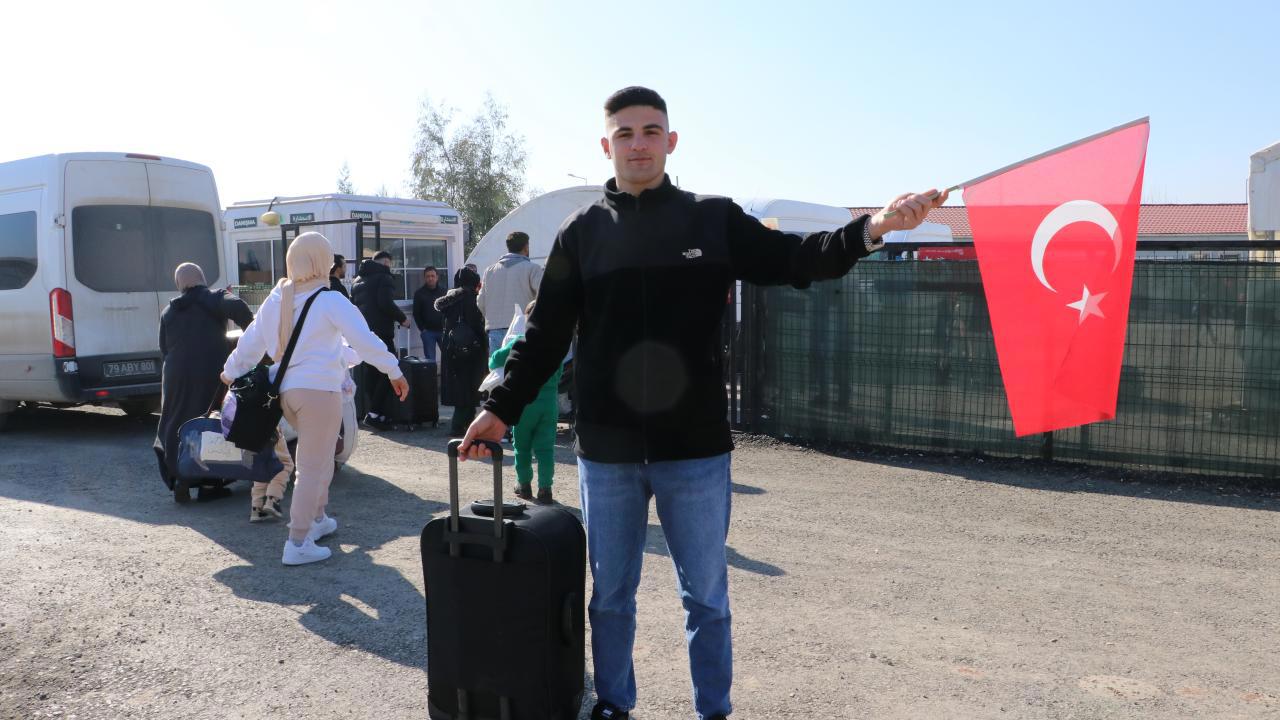 Türk Bayrağıyla Suriye'ye Dönen Abdulkadir'in Hikayesi